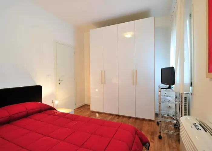 Al Portico Guest House